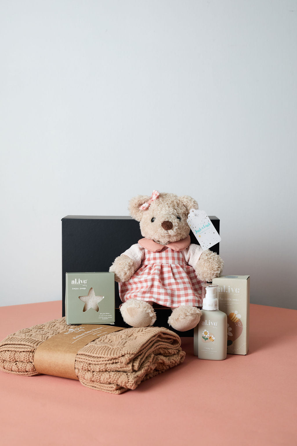 The Little Welcome – Girl