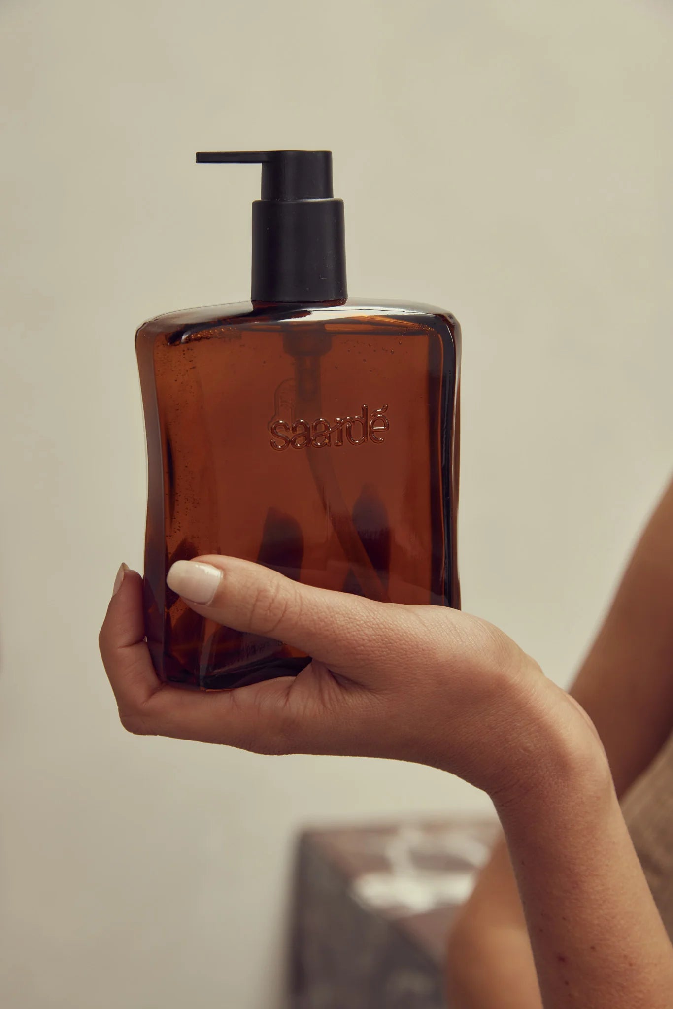 Saarde Hand and Body Wash | Qualia | Amber 300ml